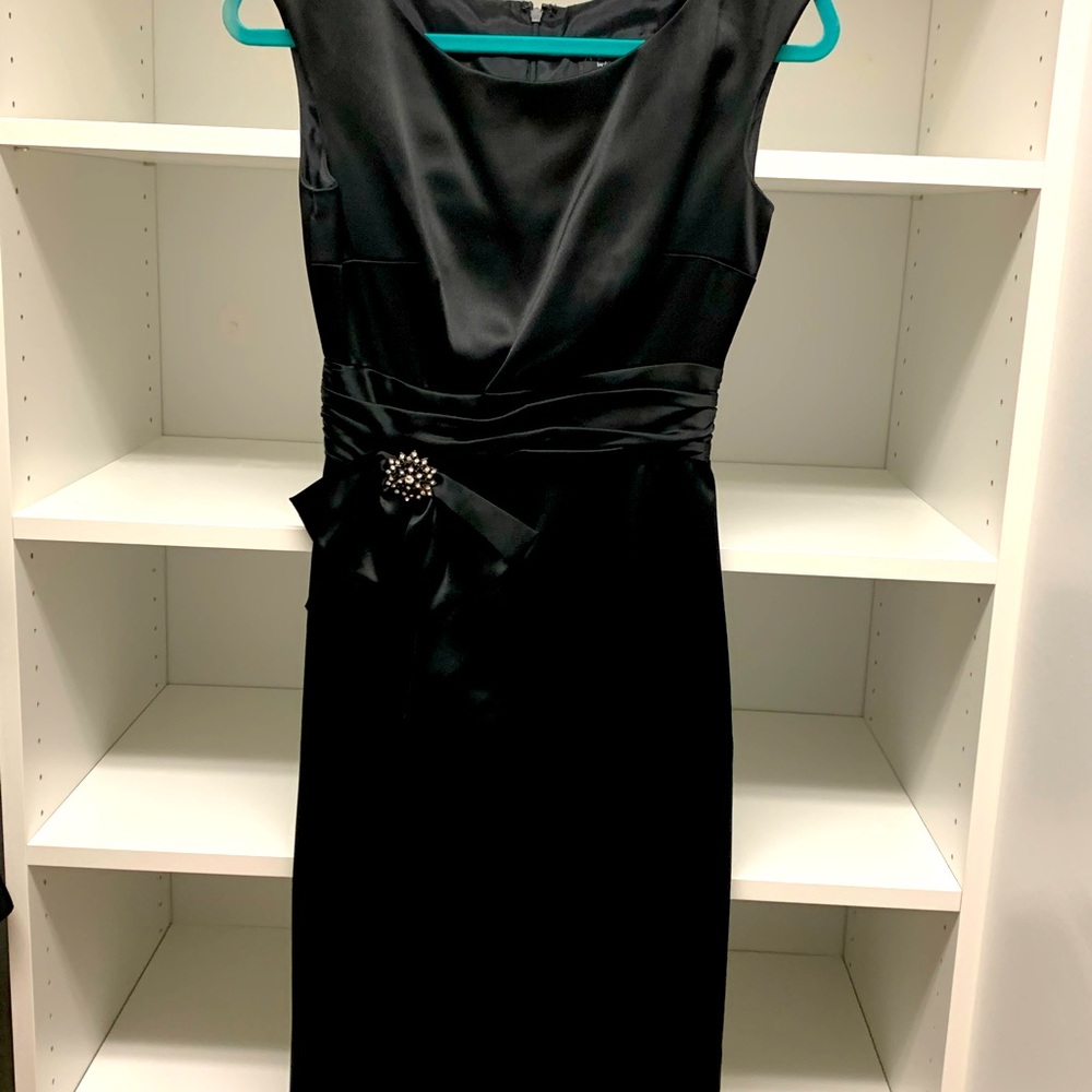 Black Sleeveless Evening Cocktail Dress
